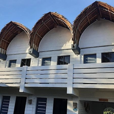 Appartement Point F Siargao à Catangnan Extérieur photo