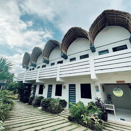 Appartement Point F Siargao à Catangnan Extérieur photo