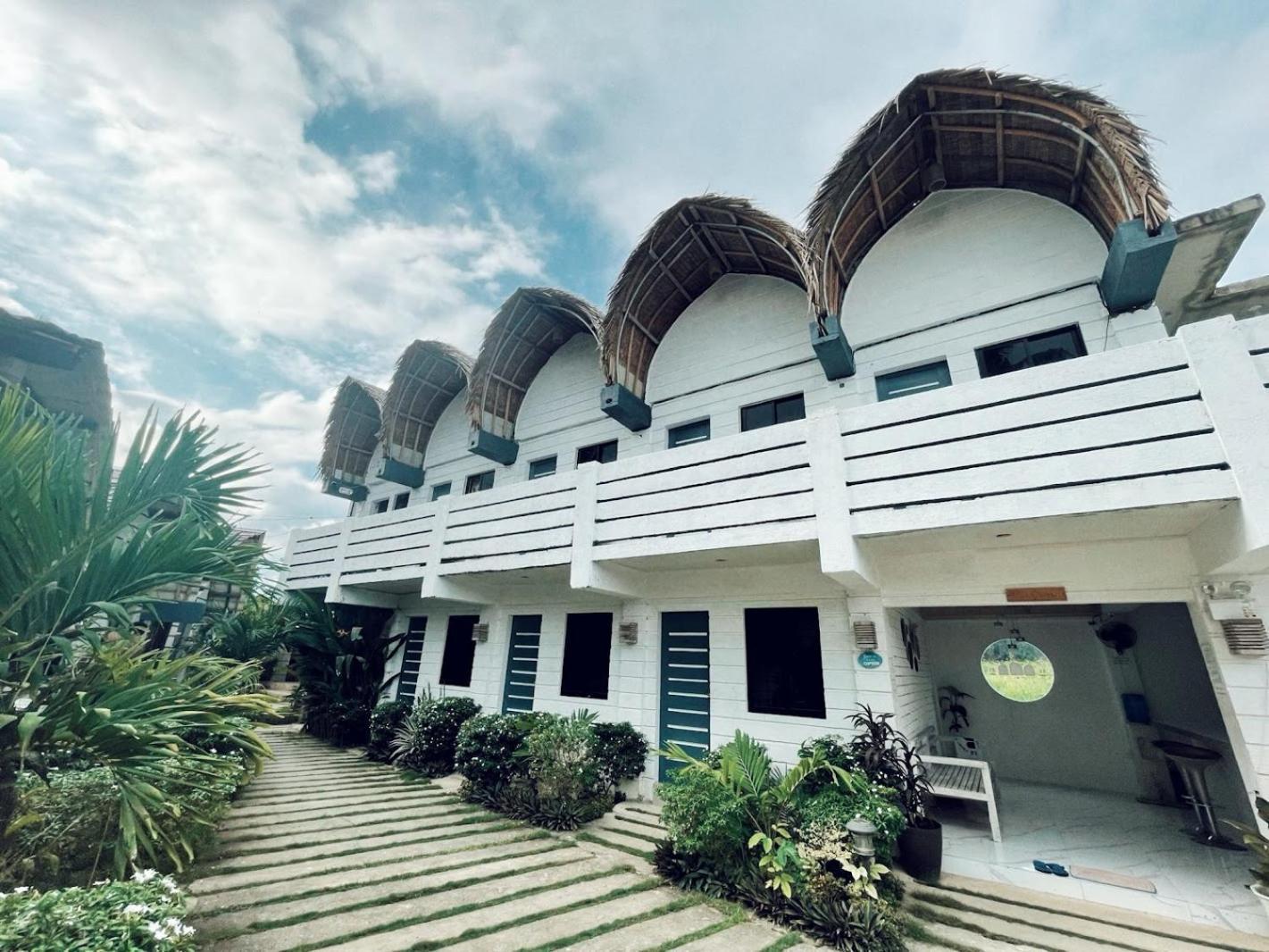 Appartement Point F Siargao à Catangnan Extérieur photo
